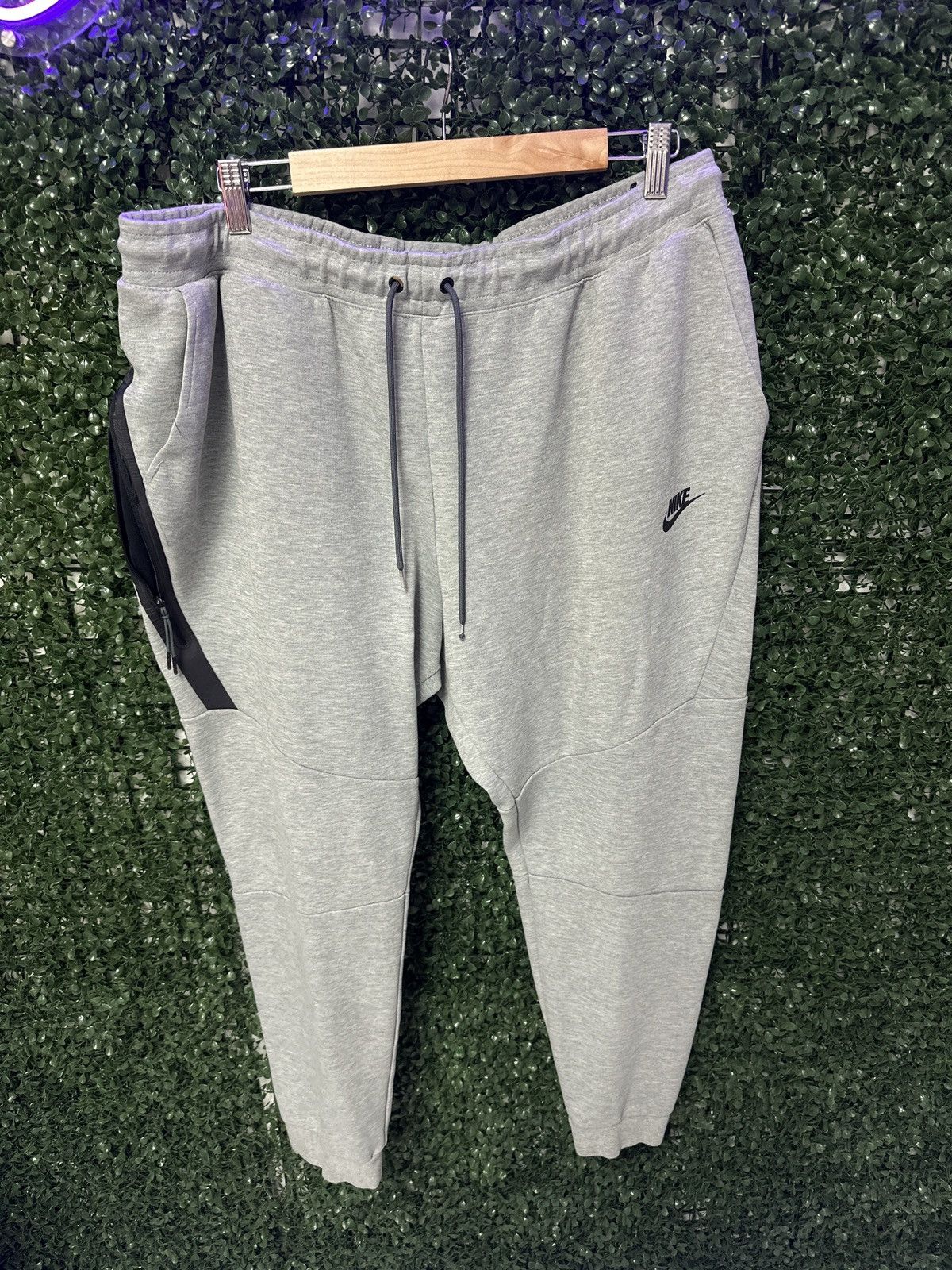 Nike Nike Tech Sweats Grey Size US 38 / EU 54 - 1 Thumbnail