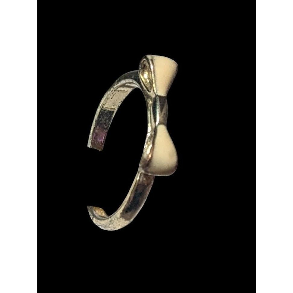 Other Minimalist Coquette Silver Tone And Cream Bow Ring Size 7 Size ONE SIZE - 8 Thumbnail