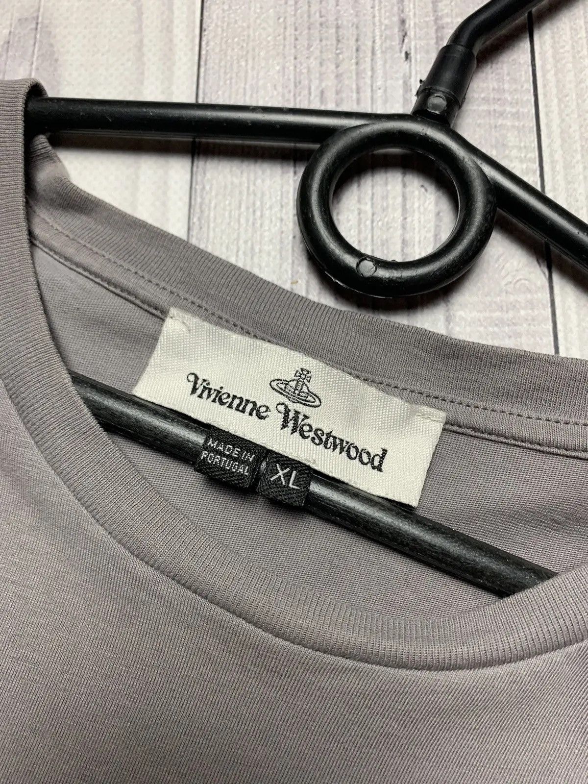 Vivienne Westwood Vivienne Westwood tee logo size L/XI Size US L / EU 52-54 / 3 - 3 Thumbnail