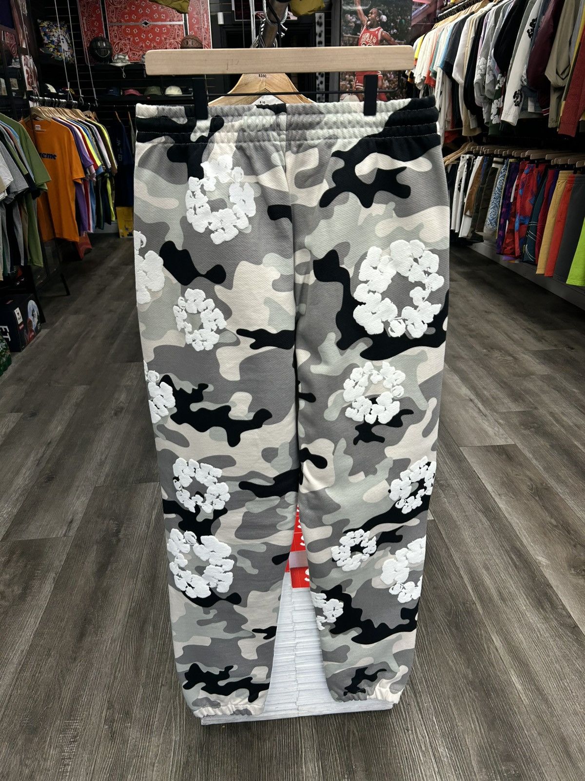 DENIM TEARS White Camo Cotton Wreath Sweatpant Size US 32 / EU 48 - 2 Thumbnail