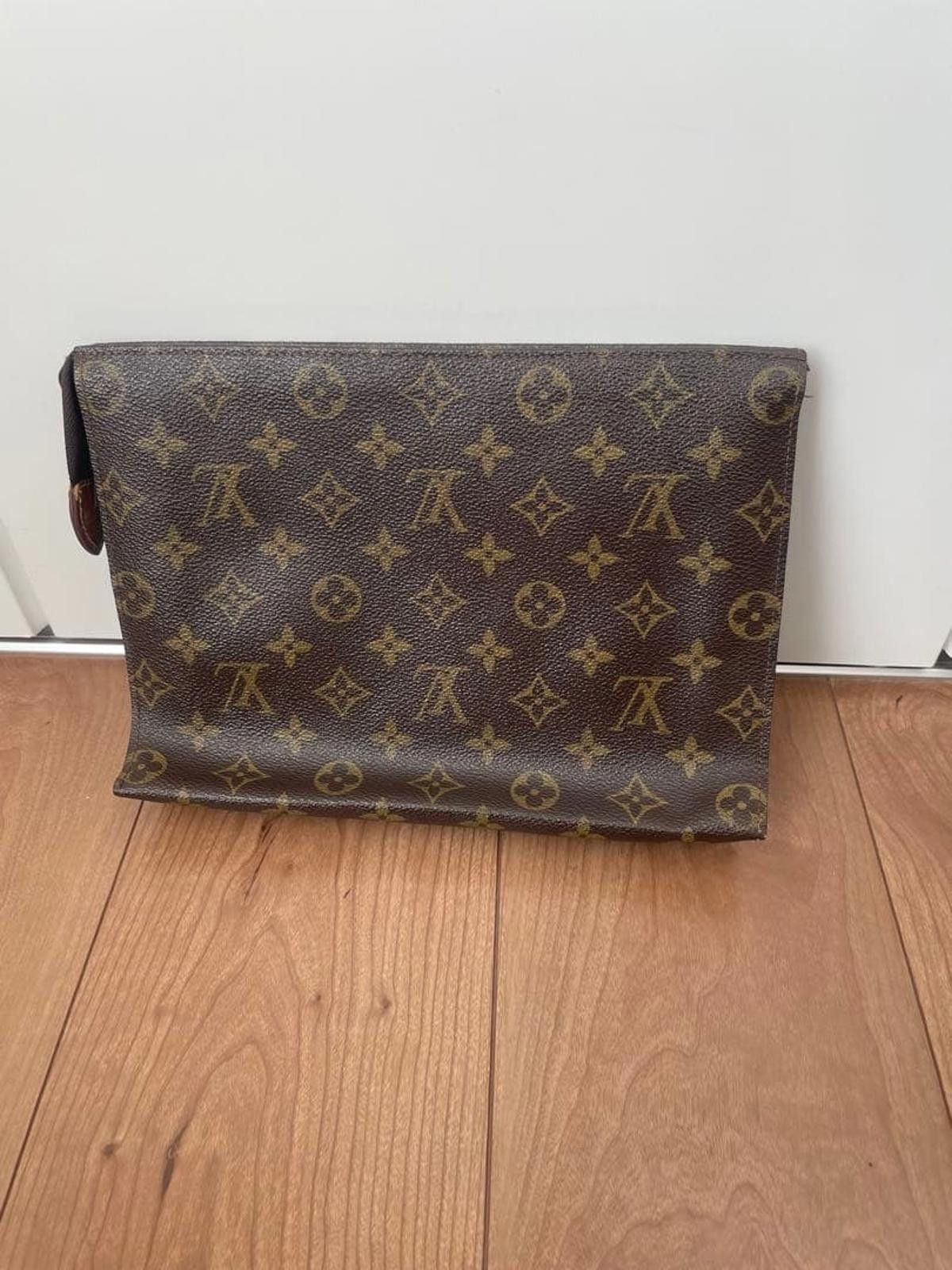Louis Vuitton Louis Vuitton - Monogram Canvas Pouch Clutch Bag Size ONE SIZE - 7 Thumbnail