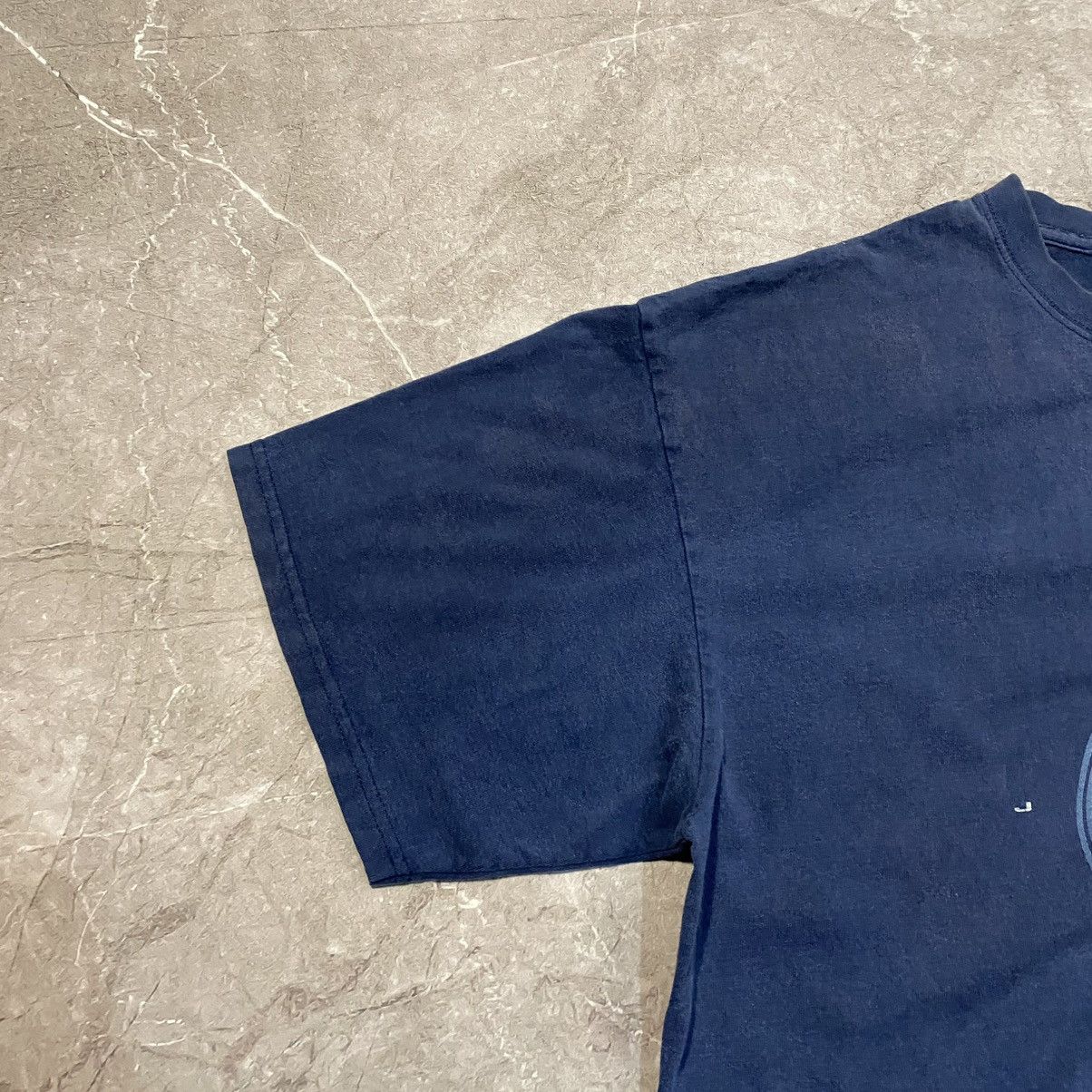 Jordan Brand VINTAGE NIKE JORDAN CENTER LOGO TEE FADED 90S Size US XL / EU 56 / 4 - 2 Thumbnail