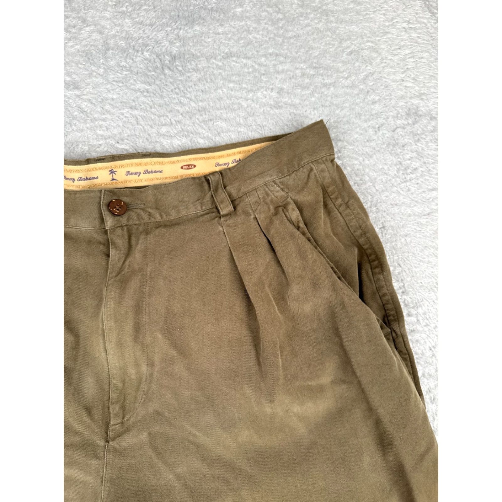 Tommy Bahama Tommy Bahama Shorts Men 35 Brown Pleated 100% Silk Herringbone Chino Cargo 33x9 Size US 35 - 5 Thumbnail