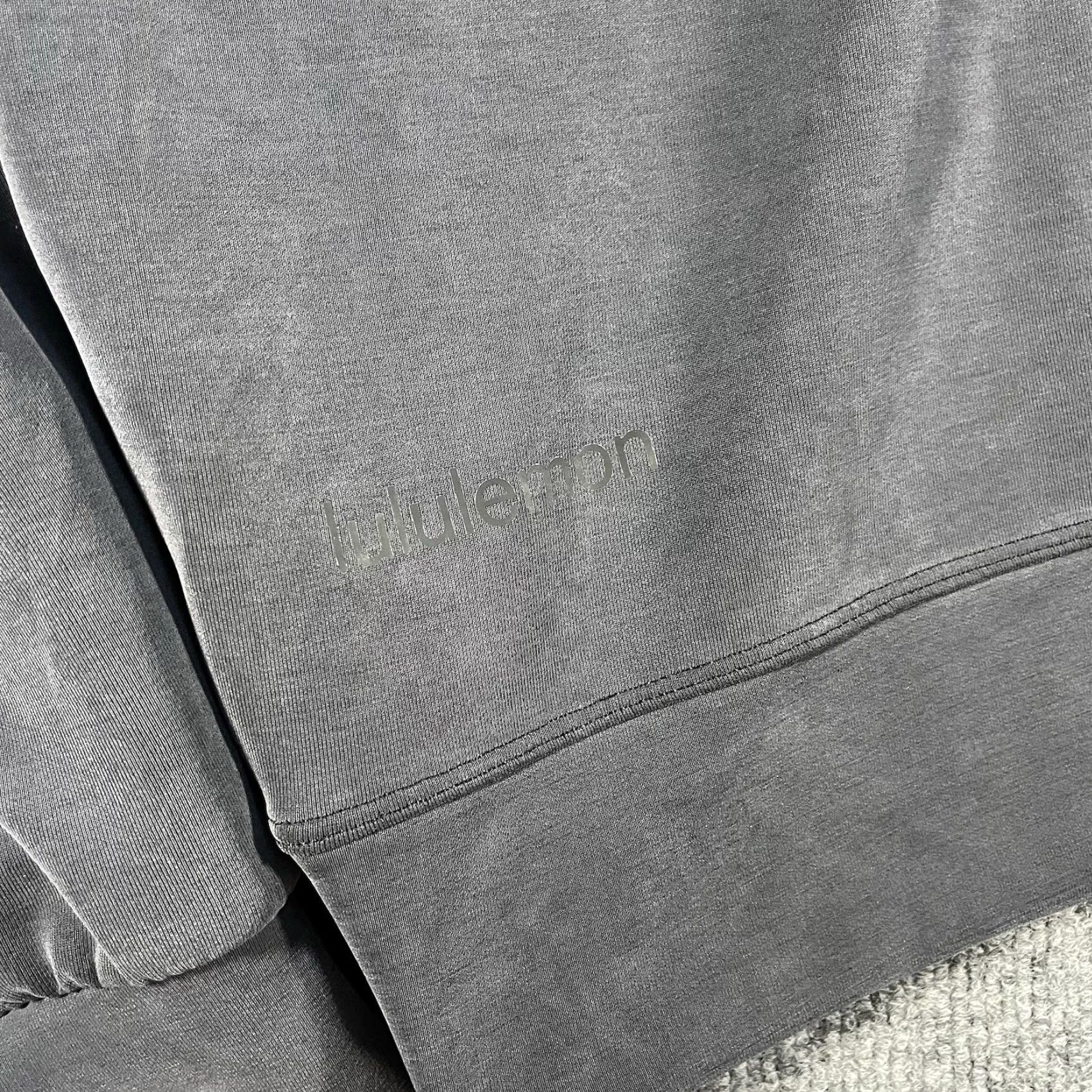 Lululemon Lululemon Perfectly Oversized Cropped Crew Sweatshirt Women’s 6 Black Logo Lightweight Activewear Crew Neck Relaxed Fit Size M / US 6-8 / IT 42-44 - 4 Thumbnail