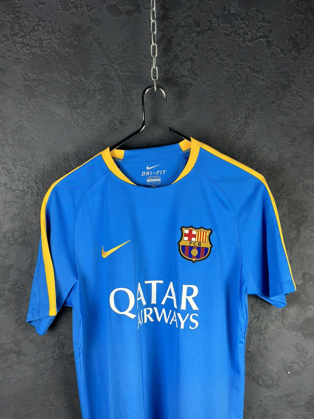 Nike NIKE FC BARCELONA 2015/2016 TRAINING SOCCER FOOTBALL JERSEY Size US M / EU 48-50 / 2 - 2 Thumbnail