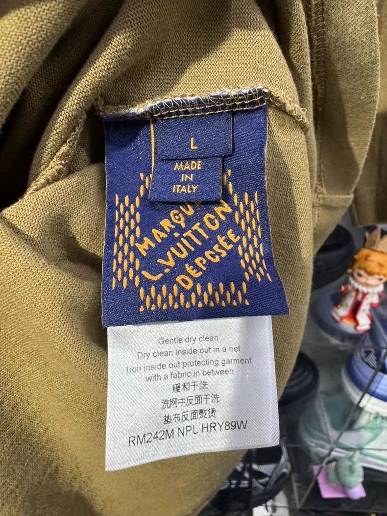 Louis Vuitton Louis Vuitton FW24 Solid Logo Embroidered Crew Neck Short Size US L / EU 52-54 / 3 - 6 Thumbnail