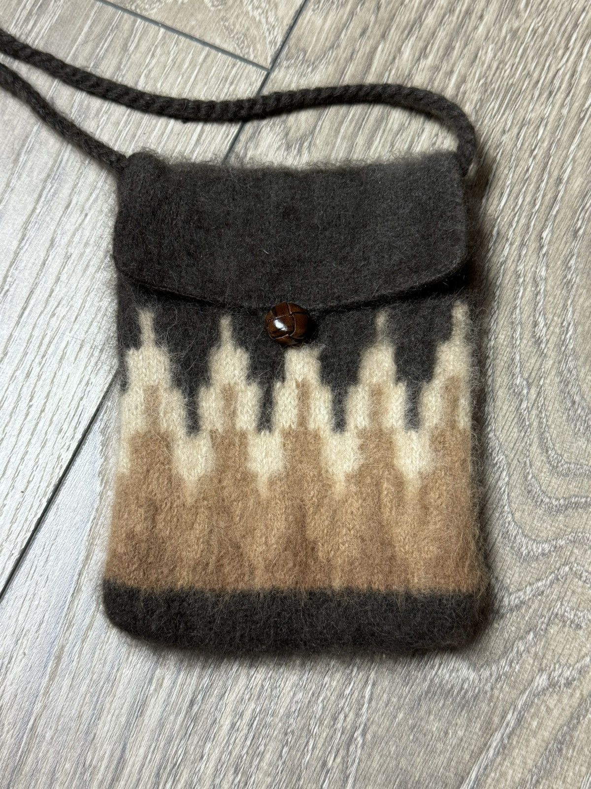 Number (N)ine AW 2002-2003 Nowhere Man Angora Side Bag Size ONE SIZE - 2 Thumbnail