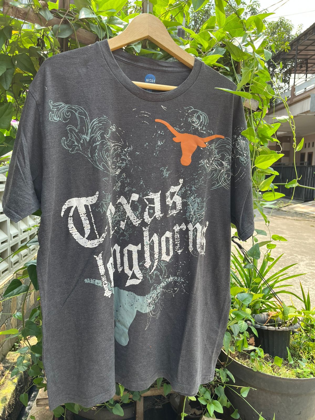 NCAA NCAA longhorns Texas affliction graphic tee tshirt Size US XL / EU 56 / 4 - 1 Thumbnail