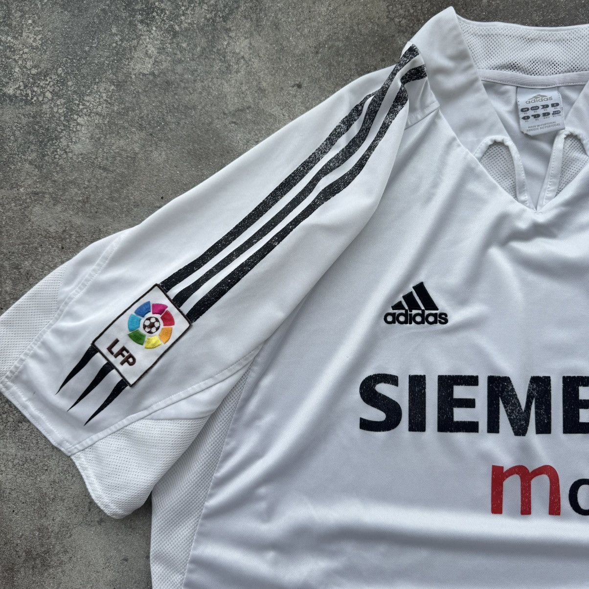 Adidas 2004/2005 Real Madrid Iconic Home Adidas Vintage Jersey Size US XL / EU 56 / 4 - 2 Thumbnail