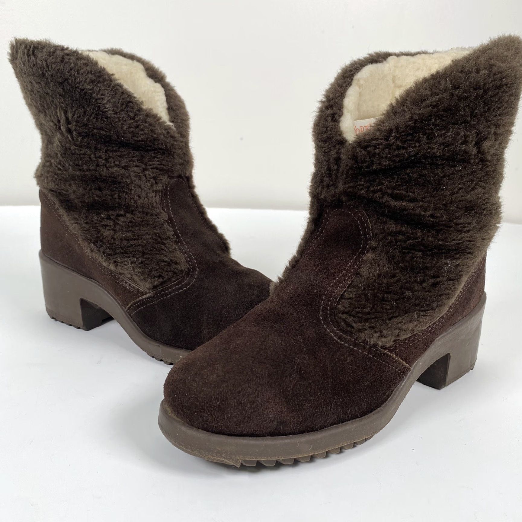 Vintage Yodelers VINTAGE Brown Suede Faux Lined Boots Women’s Size 6 Winter Casual Women; Slip On Flat Rubber Outsole Snow Boot Size US 6 / IT 36 - 2 Thumbnail