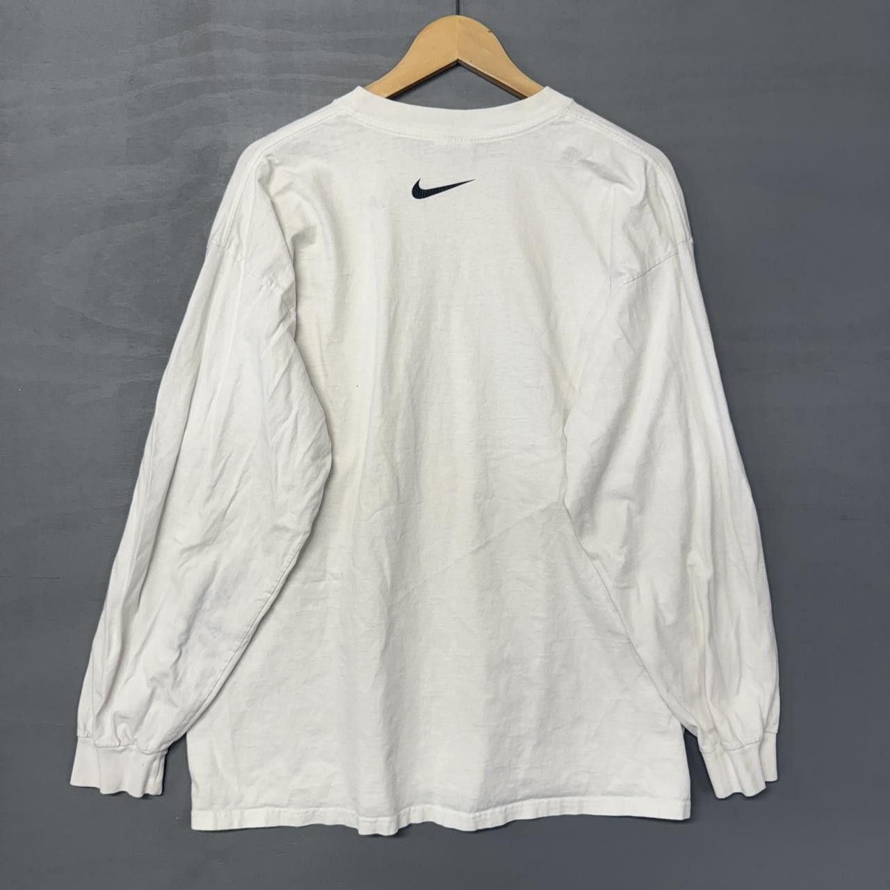 Nike Vintage Nike Grafiti White Long Sleeve White Tag Shirt XL Size US XL / EU 56 / 4 - 5 Thumbnail