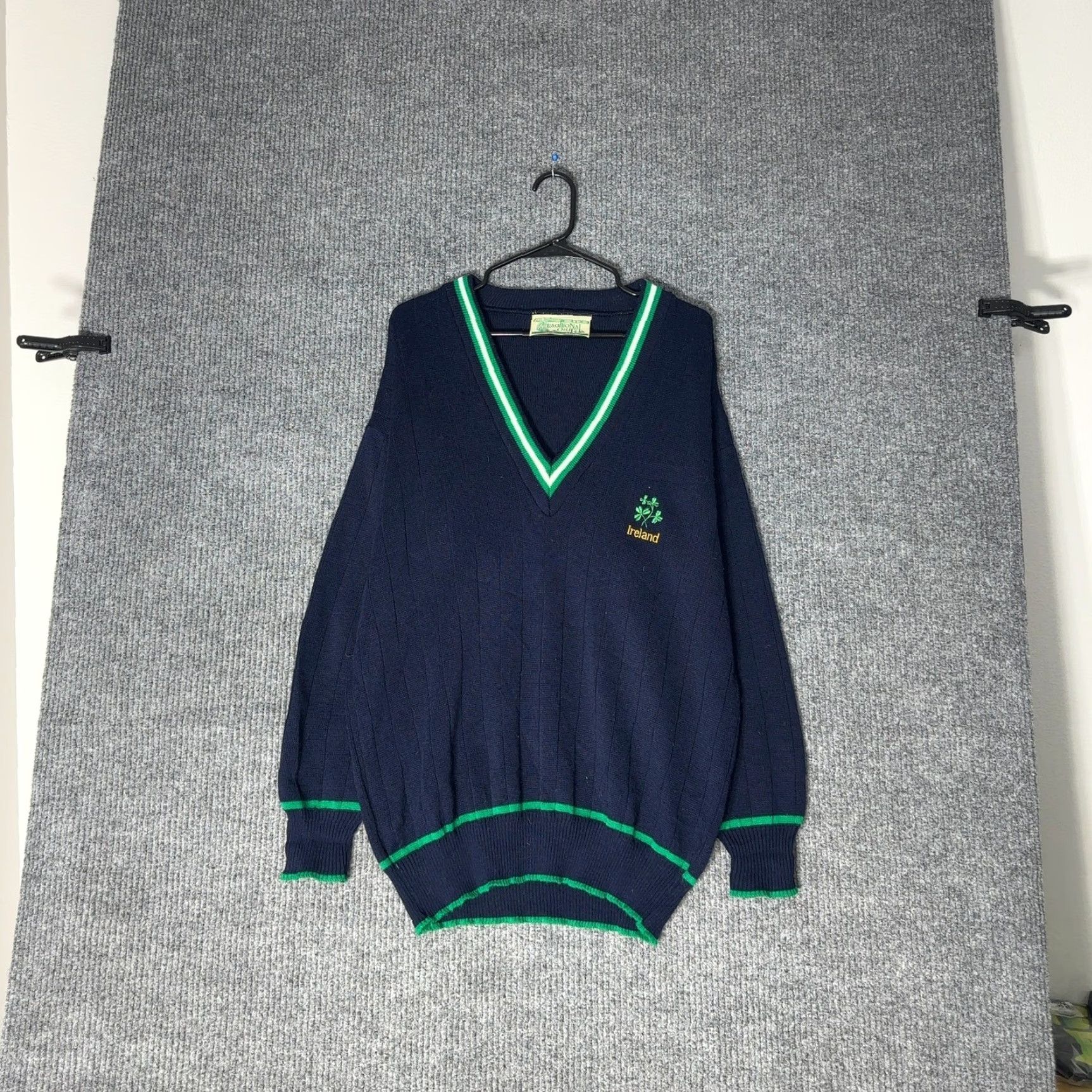 Vintage VINTAGE Traditional Craft Ireland Sweater Mens XL Navy Blue V-Neck Shamrock Knit Size US XL / EU 56 / 4 - 4 Thumbnail
