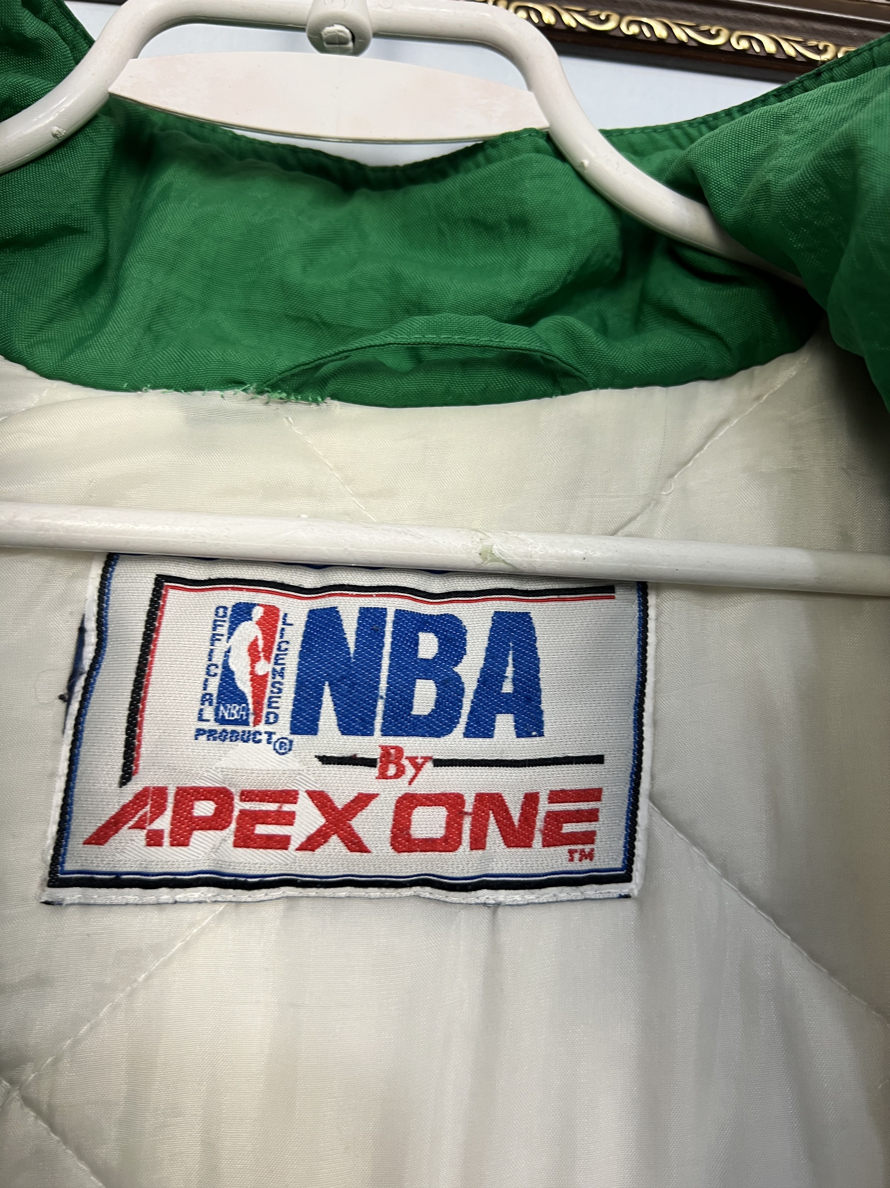 Apex One Vintage 90's Boston Celtics NBA Bomber Jacket Rare Hype Size US L / EU 52-54 / 3 - 9 Thumbnail