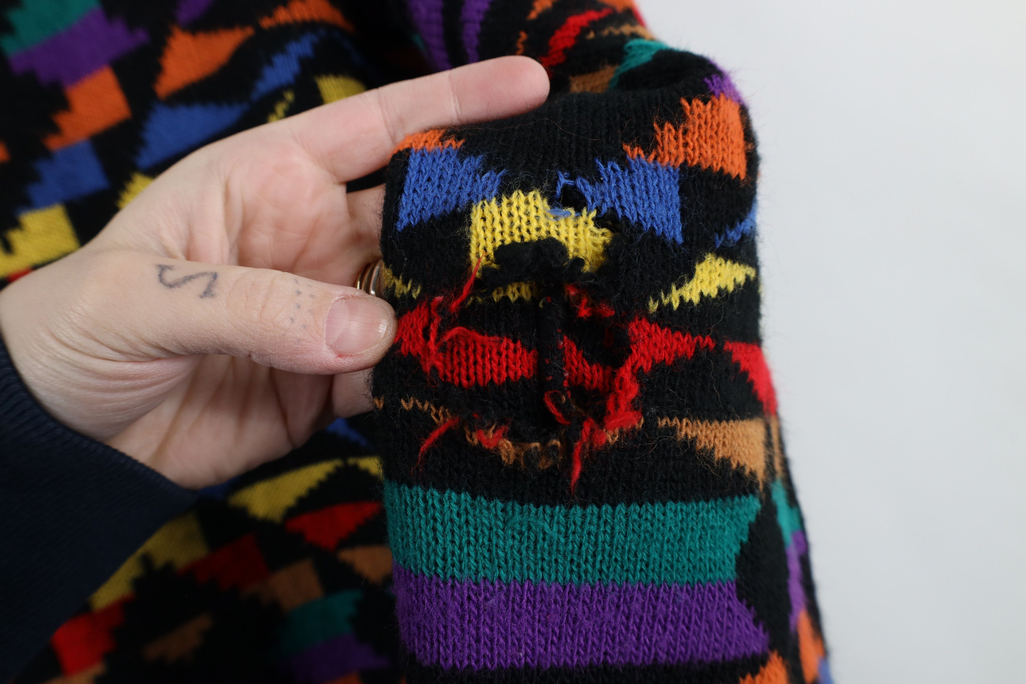 Vintage Vintage 90s Streetwear Rainbow Southwestern Knit Sweater USA Size US L / EU 52-54 / 3 - 4 Thumbnail