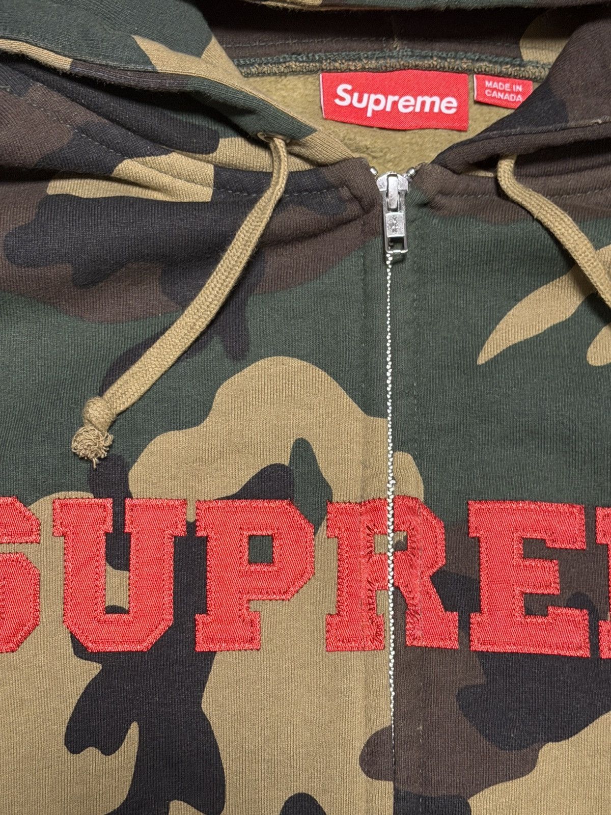 Supreme Supreme Collegiate Applique Camo Zip Up FW25 Size US XXL / EU 58 / 5 - 3 Thumbnail