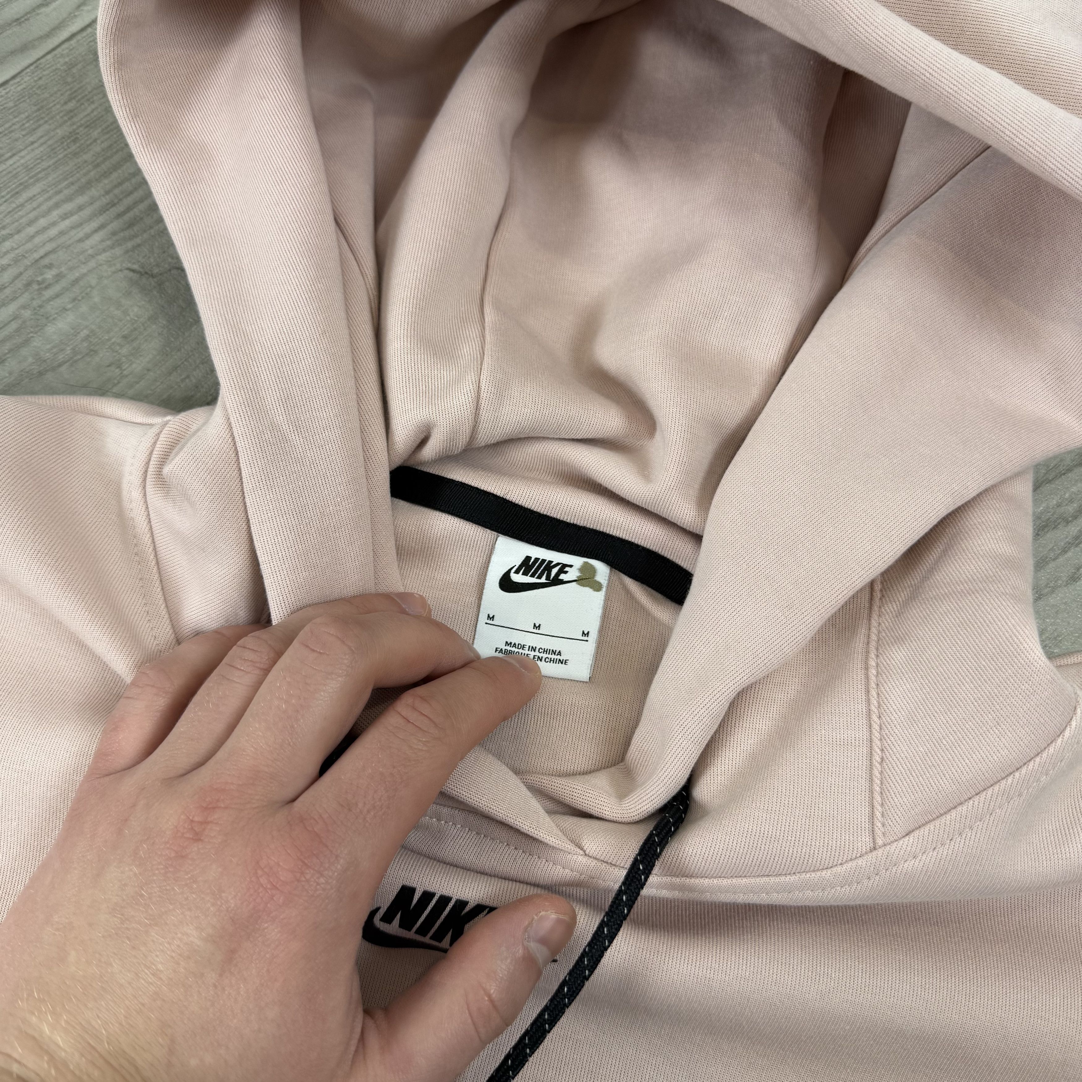 Nike Nike Tech Fleece Women's Pink Crop Top Hoodie Hooded Sweat Size M / US 6-8 / IT 42-44 - 9 Thumbnail