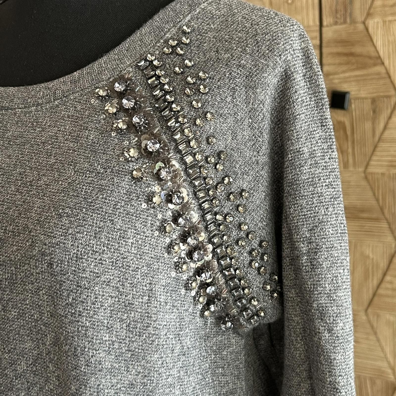 J.Crew J Crew Sweater Sz Medium Heather Grey Pullover Rhinestone Size M / US 6-8 / IT 42-44 - 2 Thumbnail