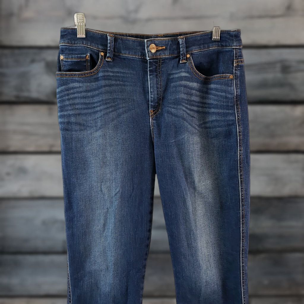 Vintage VINTAGE Chico's Platinum Womens Cropped Jeans Sz 4 Blue Dark Wash Mid Rise Jeans Crop Womens 4 Blue Dark Wash Cropped Size 27" / US 4 / IT 40 - 1 Thumbnail