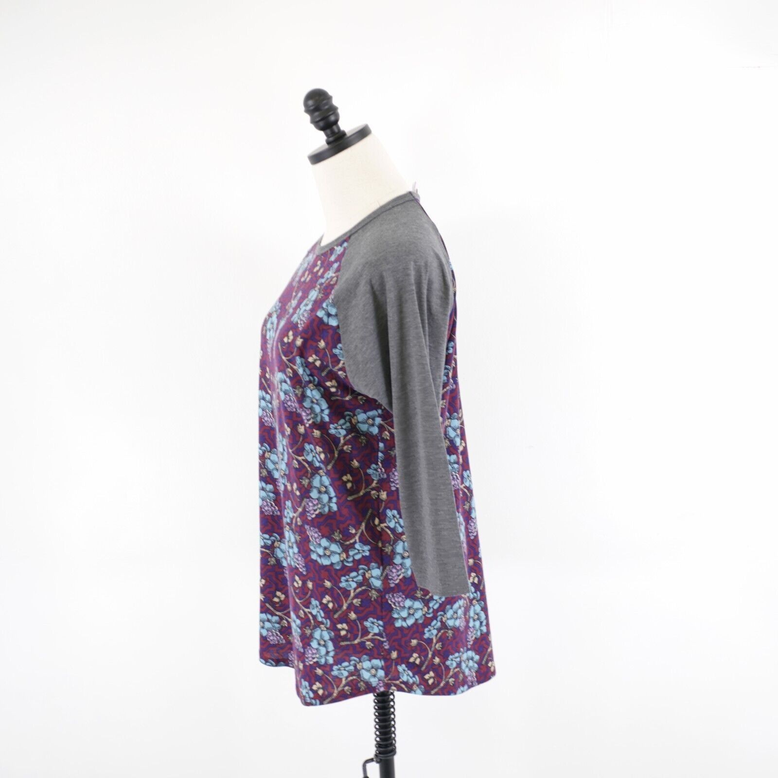 Designer LuLaRoe Purple Blue Floral Baseball Tee 3/4 Sleeve Shirt Med Size M / US 6-8 / IT 42-44 - 3 Thumbnail