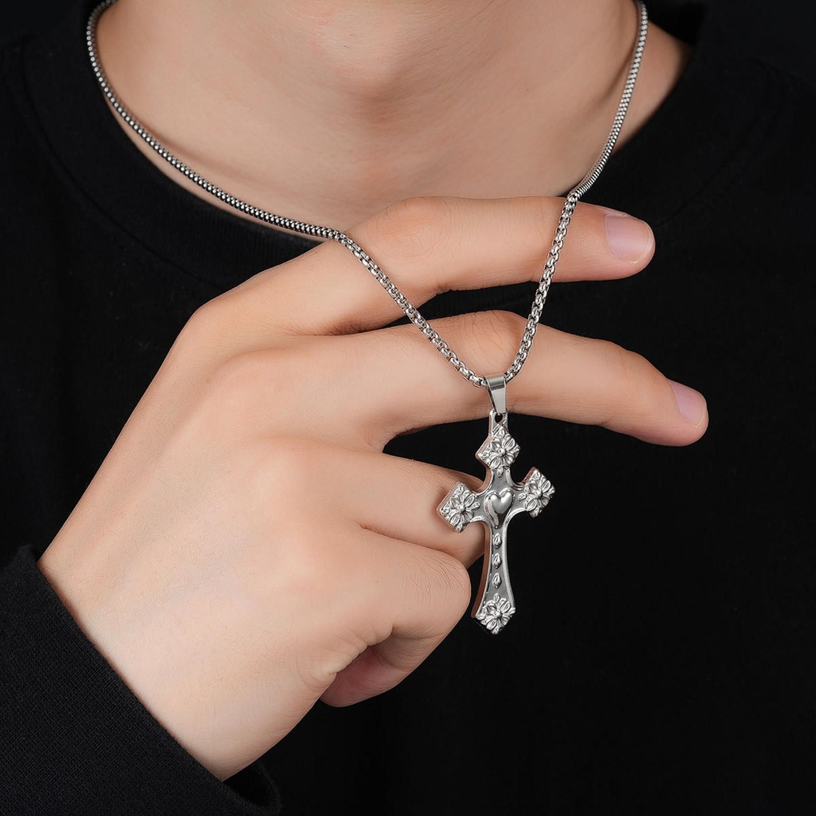 Jewelry Silver Cross Pendant Necklace, Men's Religious Jewelry Size ONE SIZE - 1 Thumbnail