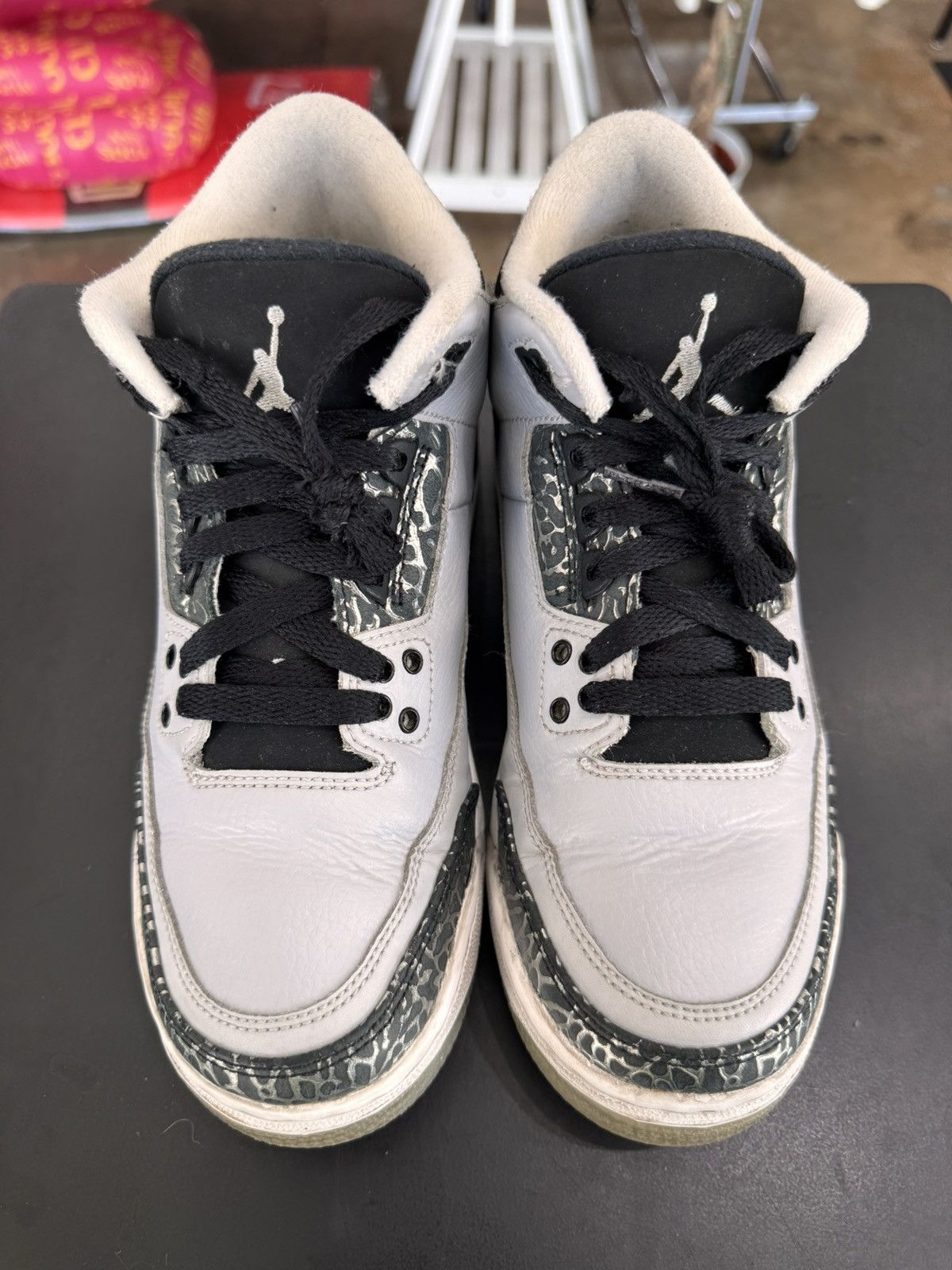 Jordan Brand Air Jordan 3 Wolf Grey Size 6.5Y (2014) Size US 6.5 / EU 39-40 - 2 Thumbnail