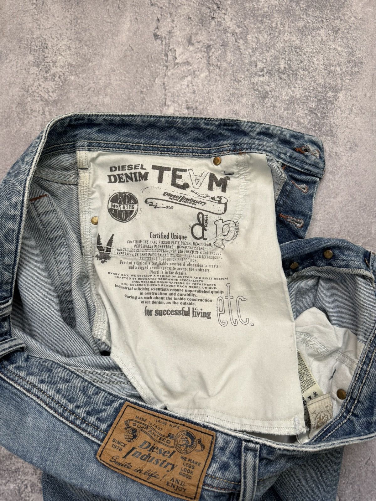 Diesel Vintage Diesel Jeans Baggy Distressed Flared Size US 36 / EU 52 - 14 Thumbnail