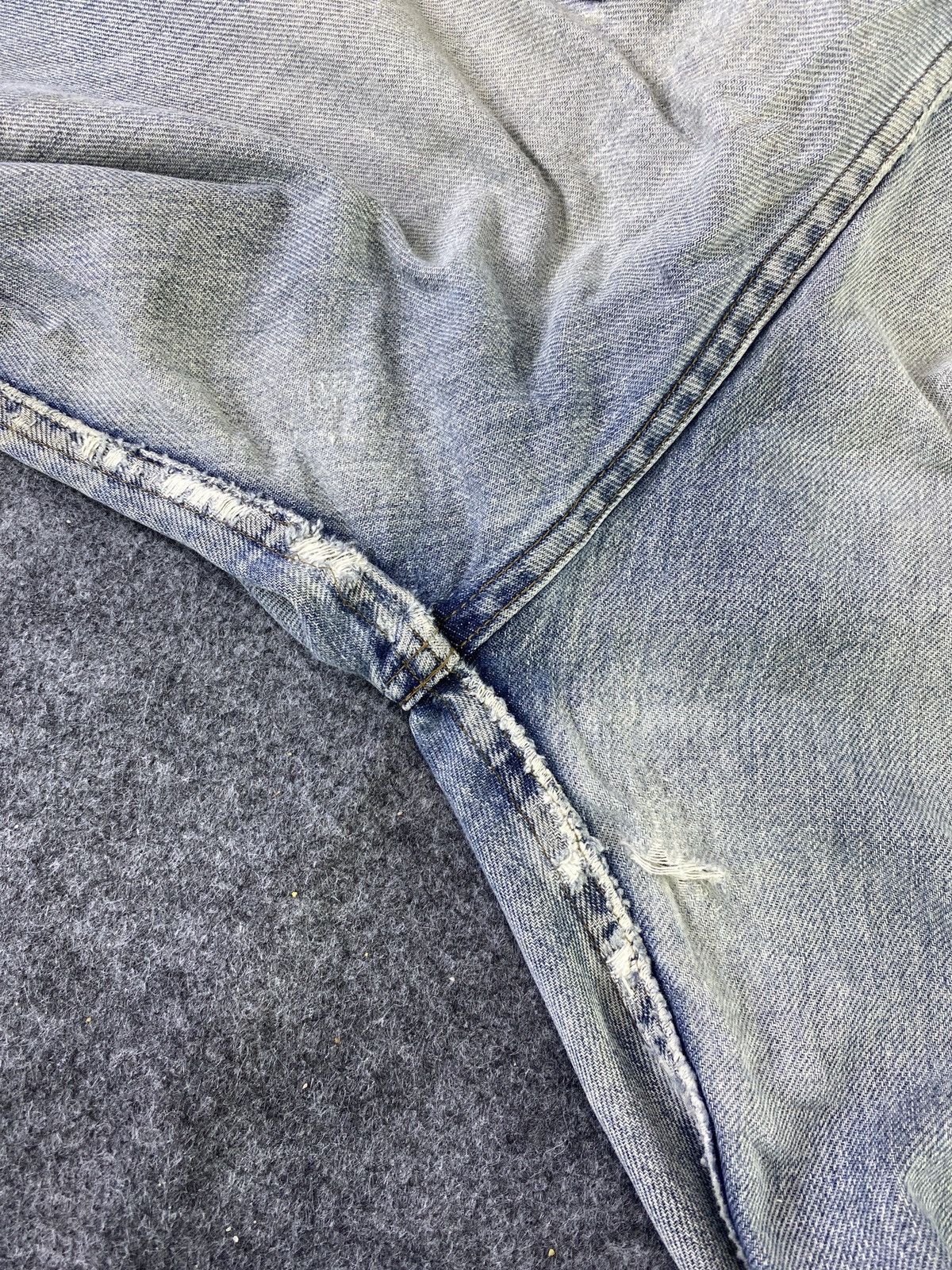 Jean × Levi's × Vintage Vintage Levis 509 Distress Blue Wash Jeans - J930 Size US 32 / EU 48 - 17 Thumbnail