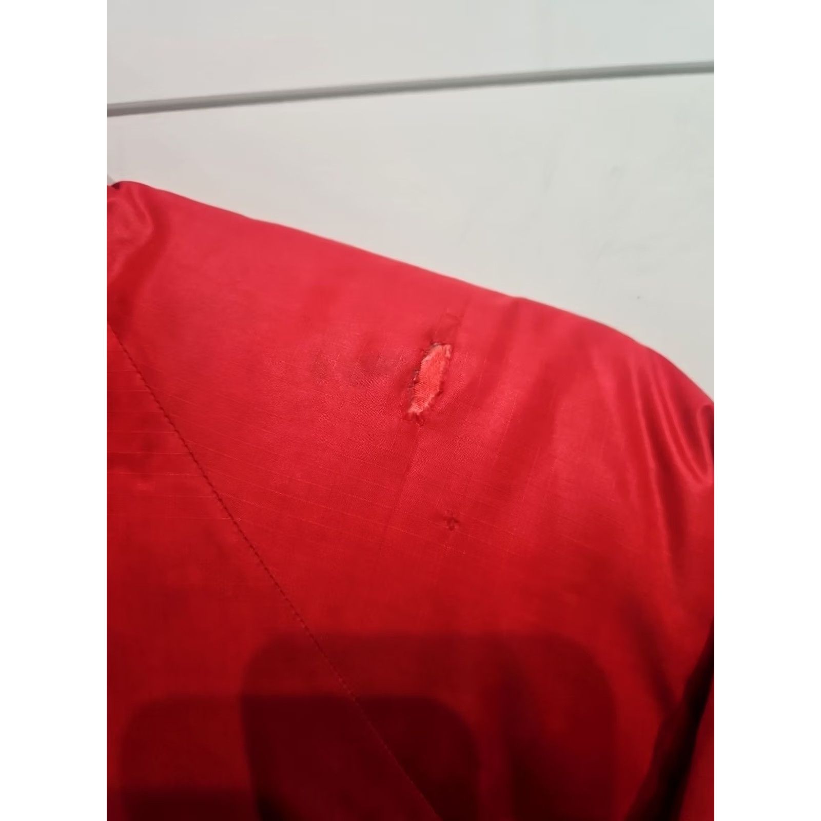 Vintage VINTAGE Alpine Design Puffer Jacket Mens M Red Nylon Western 70s 80s Skiing Coat Size US M / EU 48-50 / 2 - 3 Thumbnail