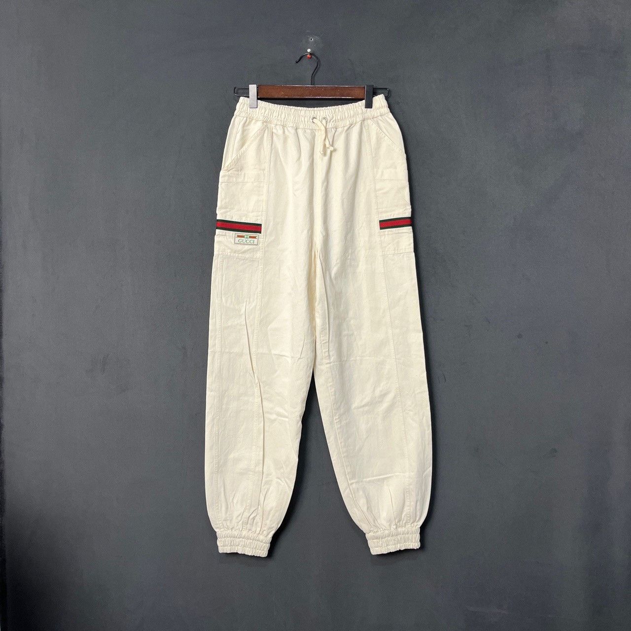 Gucci Gucci Size XS White, red and green striped trousers 2501-Ne Size US 26 / EU 42 - 1 Thumbnail
