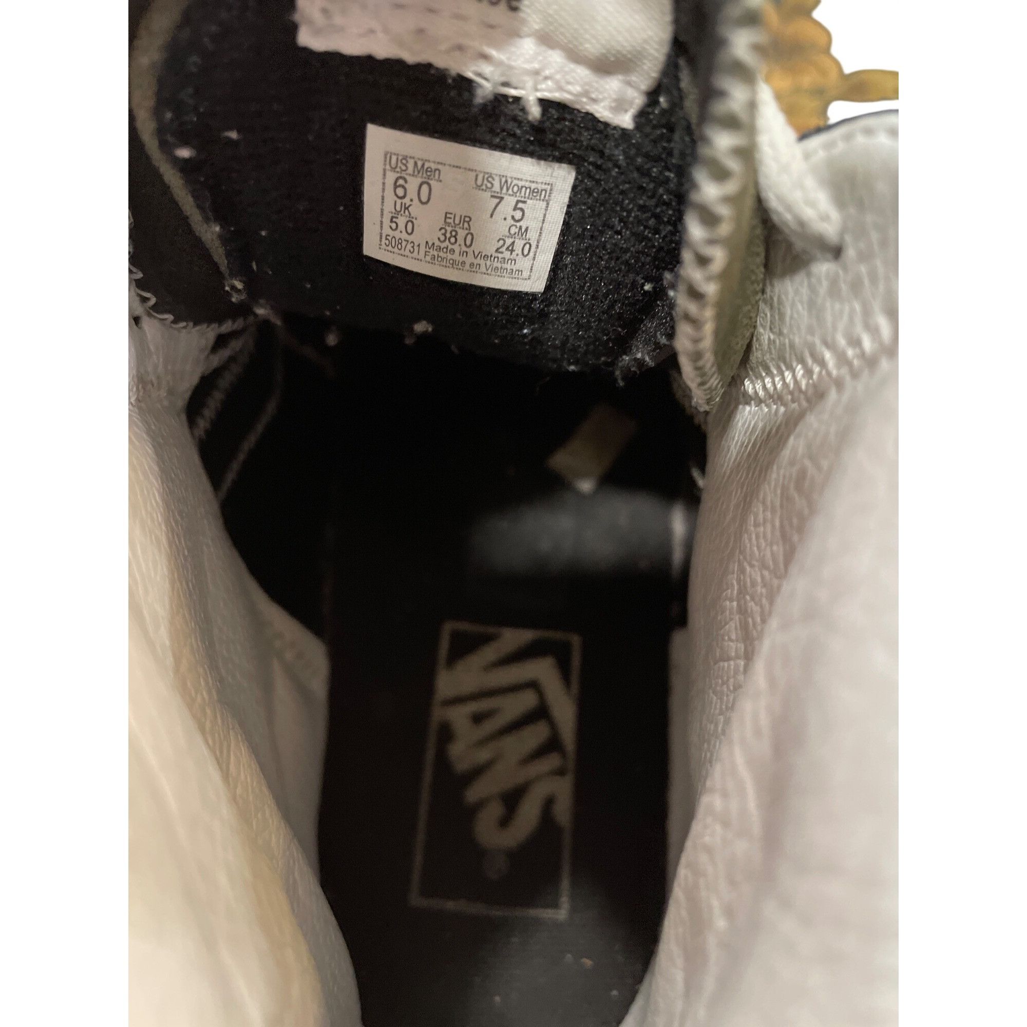 Vans Vans wms multi colored high top skaters shoes sneakers sz 7. Size US 7.5 / IT 37.5 - 7 Thumbnail