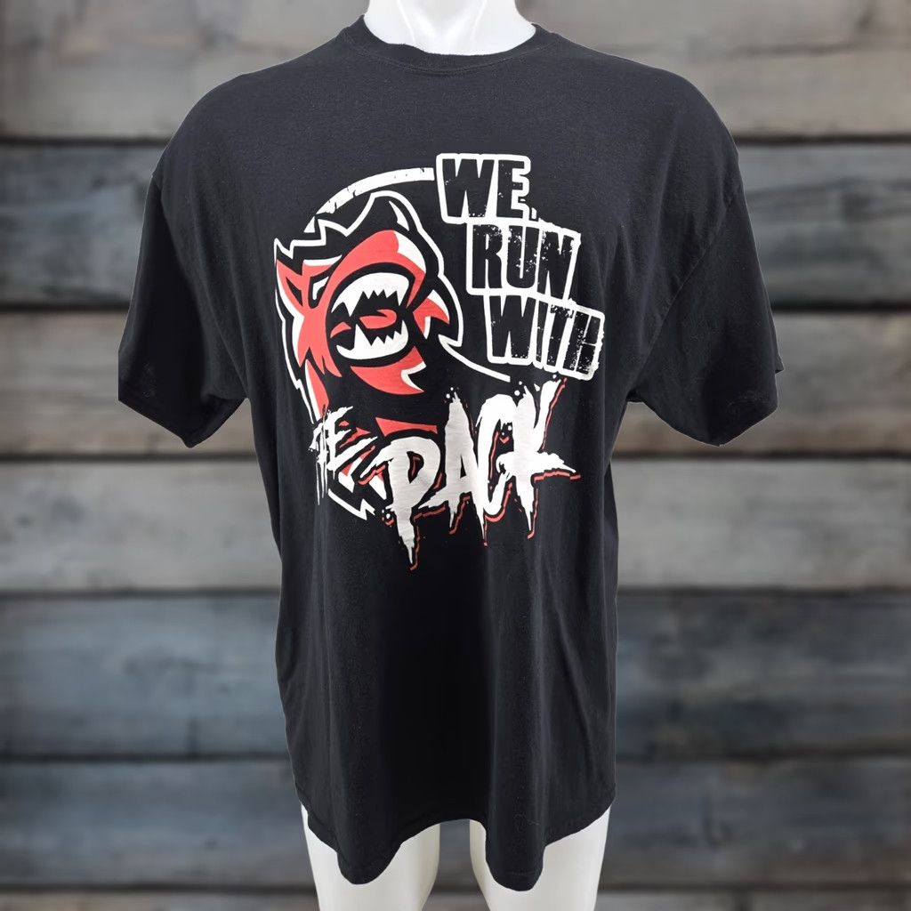 Gildan Huntsville Havoc We Run With The Pack Hockey Shirt Adult XL Black Graphic Print T-Shirt Men Shirt NHL Team Hockey Fans Mens Size US XL / EU 56 / 4 - 1 Thumbnail
