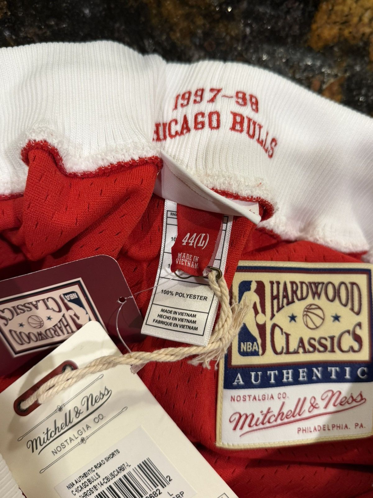 Mitchell & Ness Mitchell & Ness NBA Chicago Bulls Red Basketball Shorts Size US 34 / EU 50 - 12 Thumbnail