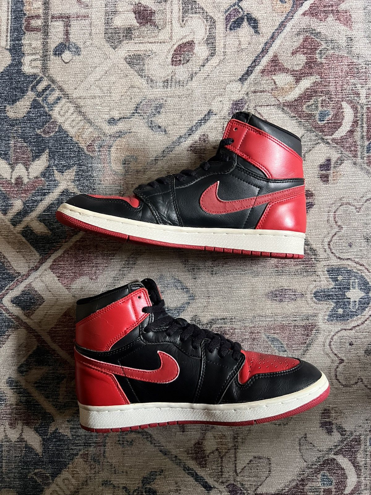 Jordan Brand Jordan 1 1994 Breds Size US 9.5 / EU 42-43 - 3 Thumbnail