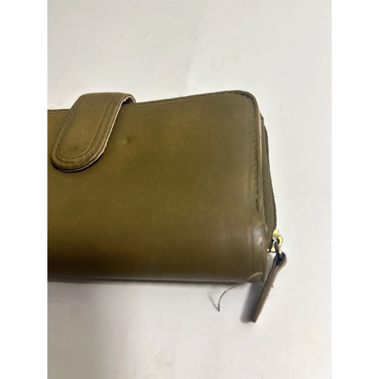 Vintage VINTAGE Buxton Bifold Wallet Leather Olive Green Men 7x3.5 Distressed Marks Coin Pocket Zipper Missing Size ONE SIZE - 4 Thumbnail