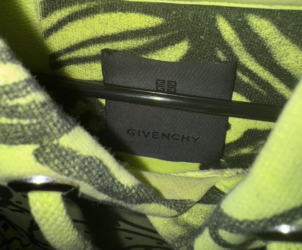 Chito × Givenchy Givenchy x Chito Allover Family Oversized Hoodie Size US L / EU 52-54 / 3 - 2 Thumbnail