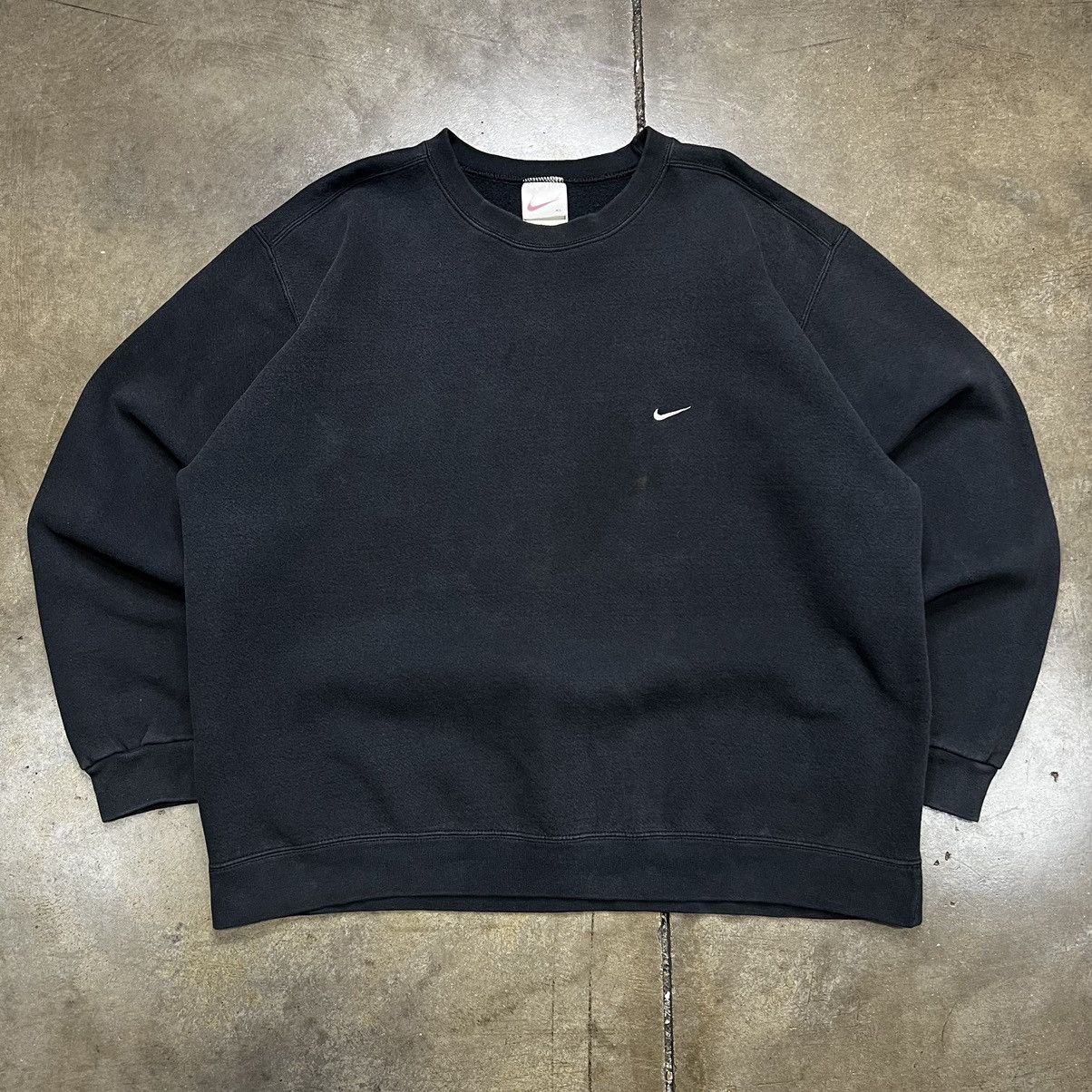 image of 90's Nike Mini Swoosh Crewneck Sweatshirt Sun Faded in Black, Men's (Size XL)