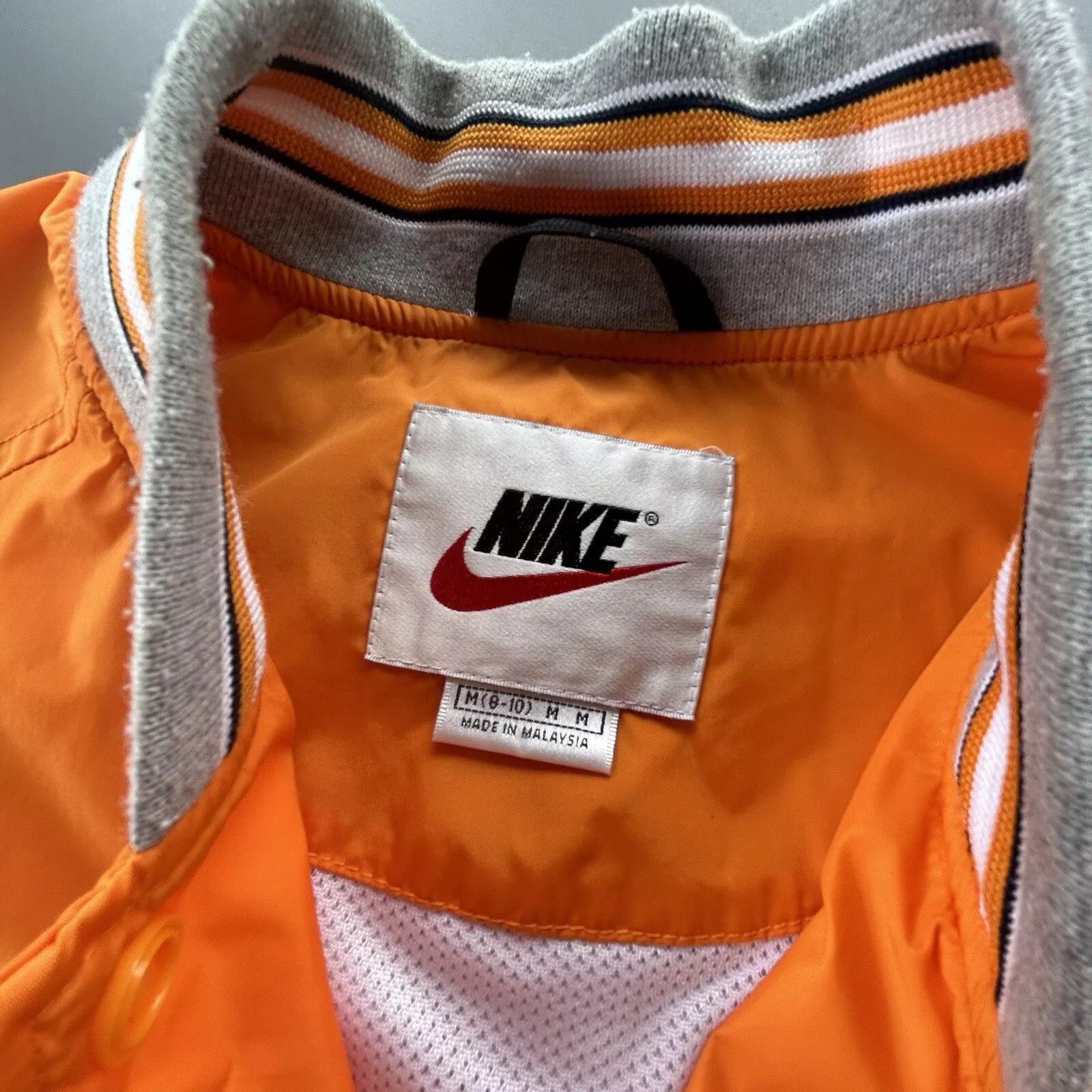 Nike Vintage Nike Bomber Jacket Womens Medium Logo Size US M / EU 48-50 / 2 - 5 Thumbnail
