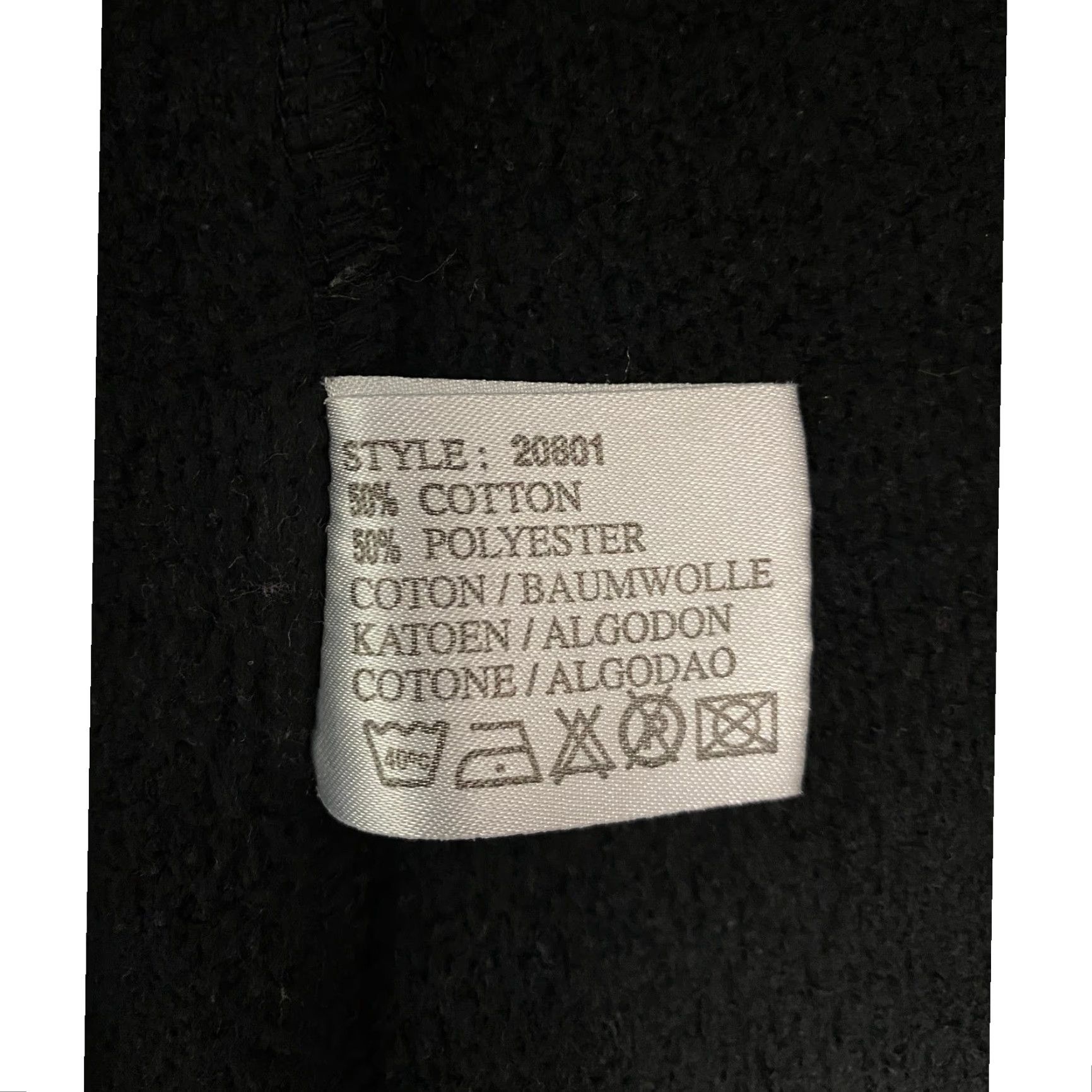 Vintage **Zip It Souvenirs London Embroidered Crew Neck Black Sweatshirt** User: **Zip It Souvenirs London Embroidered Black Crew Neck Sweatshirt** Size US S / EU 44-46 / 1 - 4 Thumbnail