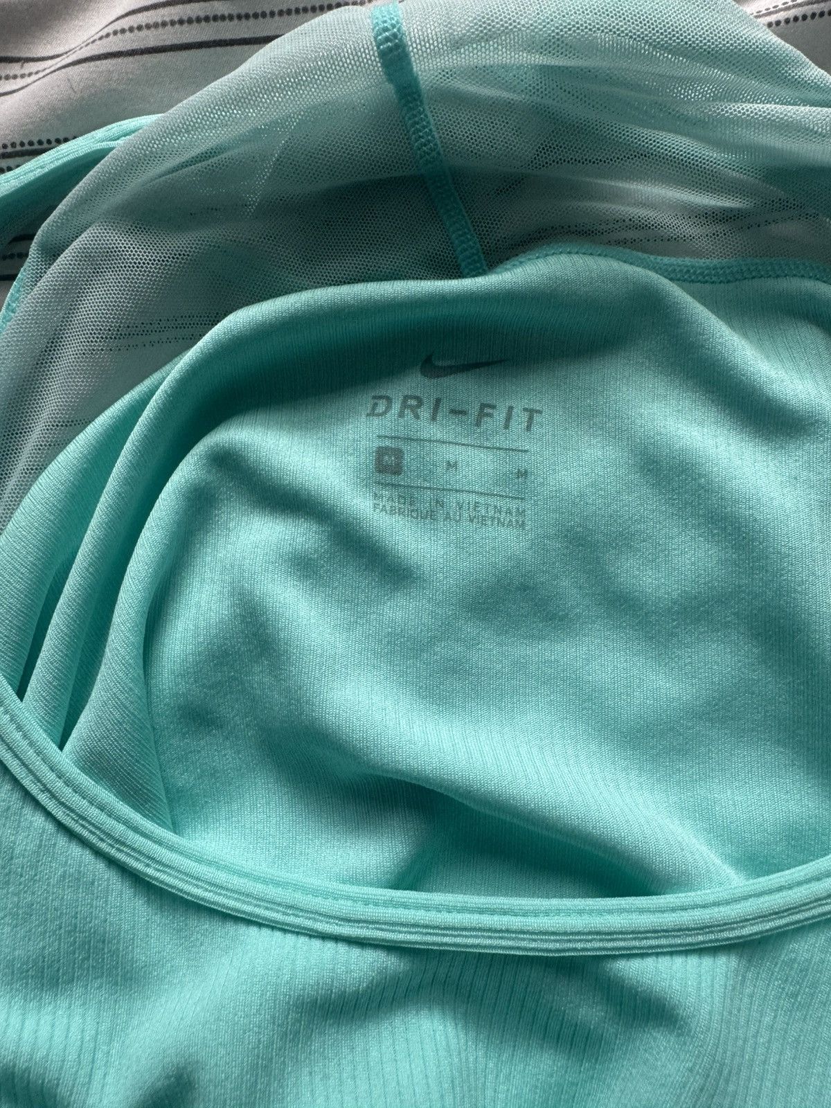 Nike Nike Dri-Fit Turquoise Tank Top Women’s Medium Size M / US 6-8 / IT 42-44 - 4 Thumbnail