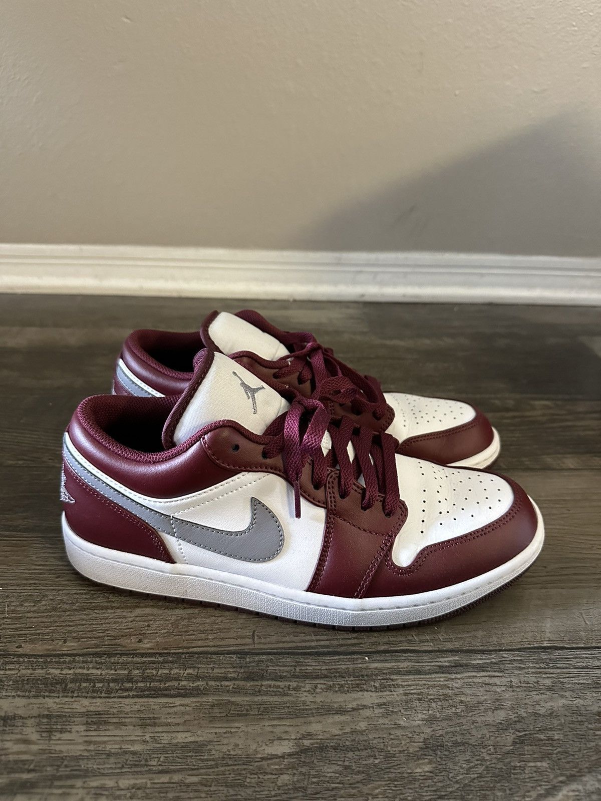 Jordan Brand Jordan 1 Low Bordeaux Size US 10 / EU 43 - 1 Thumbnail