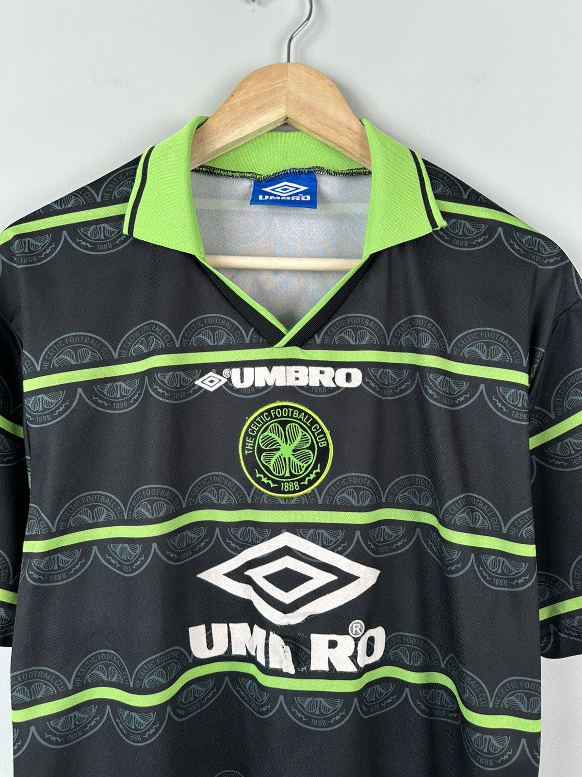 Umbro 90s Vintage Umbro Celtic National Team Jersey 1998-1990 Size US L / EU 52-54 / 3 - 1 Thumbnail