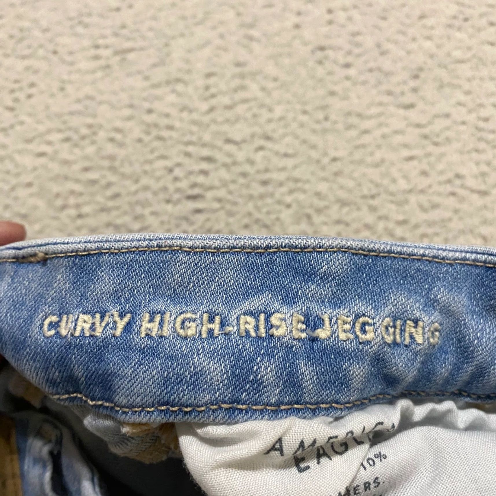 American Eagle Outfitters American Eagle Jeans Womens 4 Blue Denim Curvy High Rise Distressed Jegging Size 27" / US 4 / IT 40 - 4 Thumbnail
