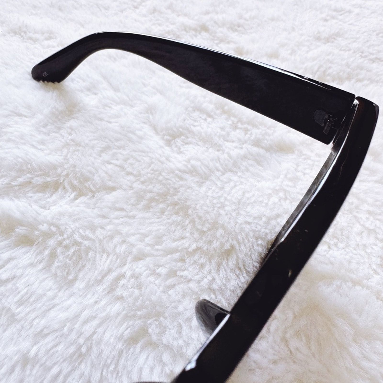 Other Liora Black Oversized Bold Sunglasses Size ONE SIZE - 7 Thumbnail