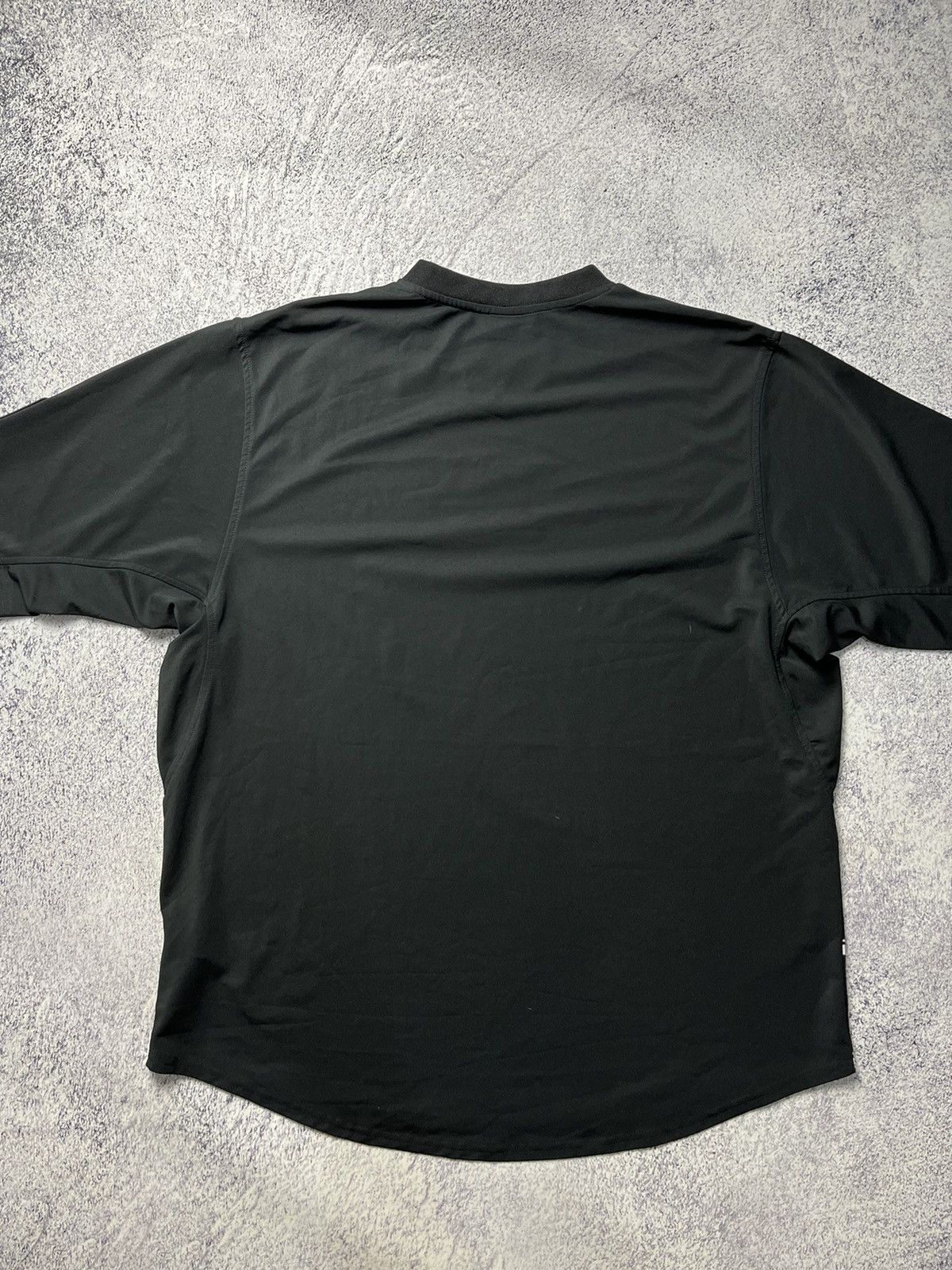 Nike Mens Vintage Nike T-Shirt centre swoosh Rare Size US XL / EU 56 / 4 - 20 Thumbnail