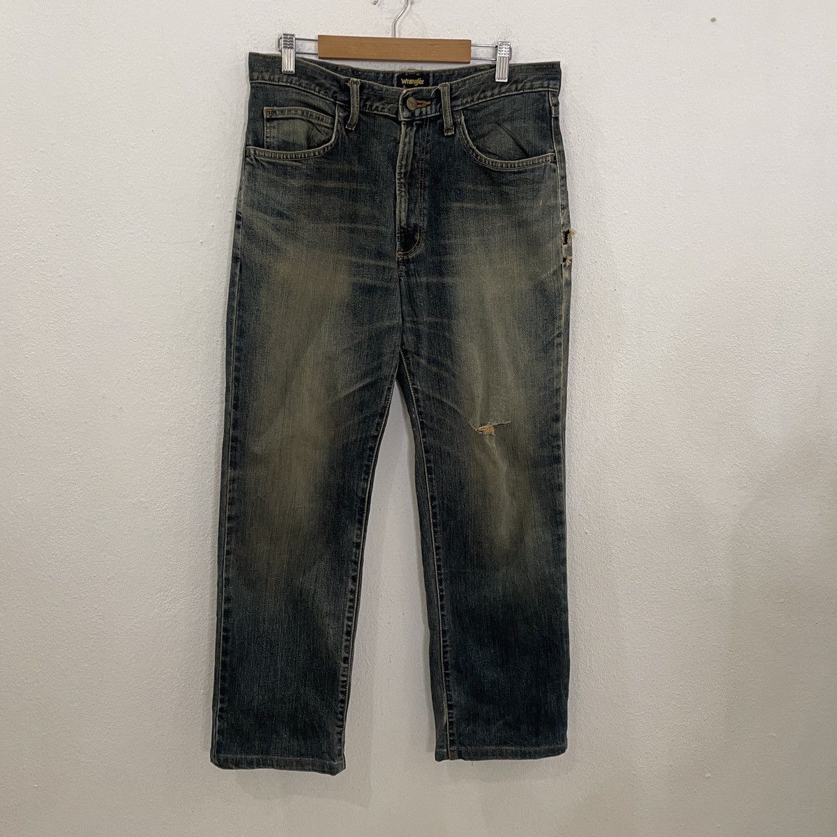 Wrangler Vintage Wrangler Distressed Denim Jeans Size US 32 / EU 48 - 1 Thumbnail