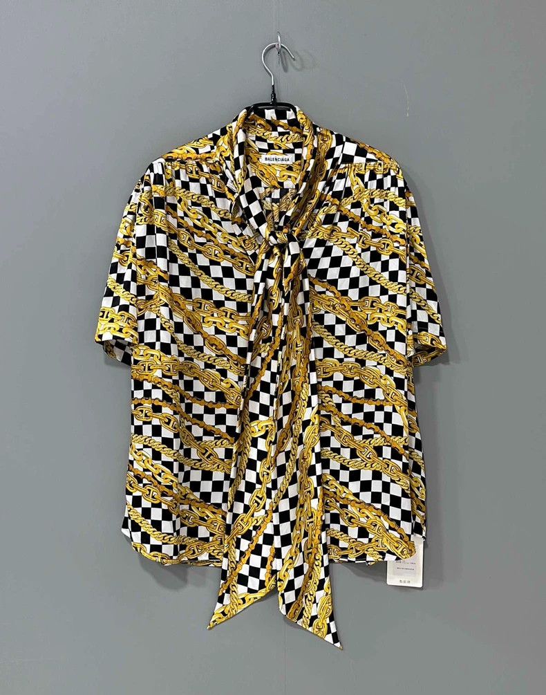 Balenciaga Balenciaga size 34 Chain silk ribbon shirt Size XS / US 0-2 / IT 36-38 - 1 Thumbnail