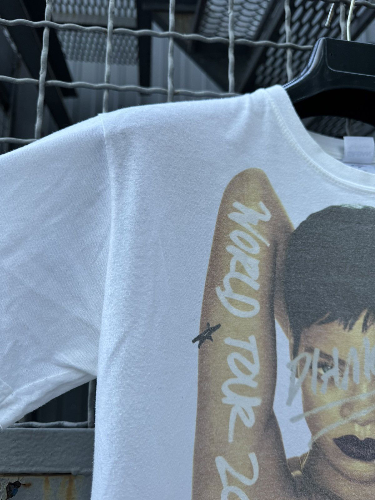 Band Tees Vintage Rihana Diamonds 2013 Tour T shirt Naked Size US M / EU 48-50 / 2 - 10 Thumbnail