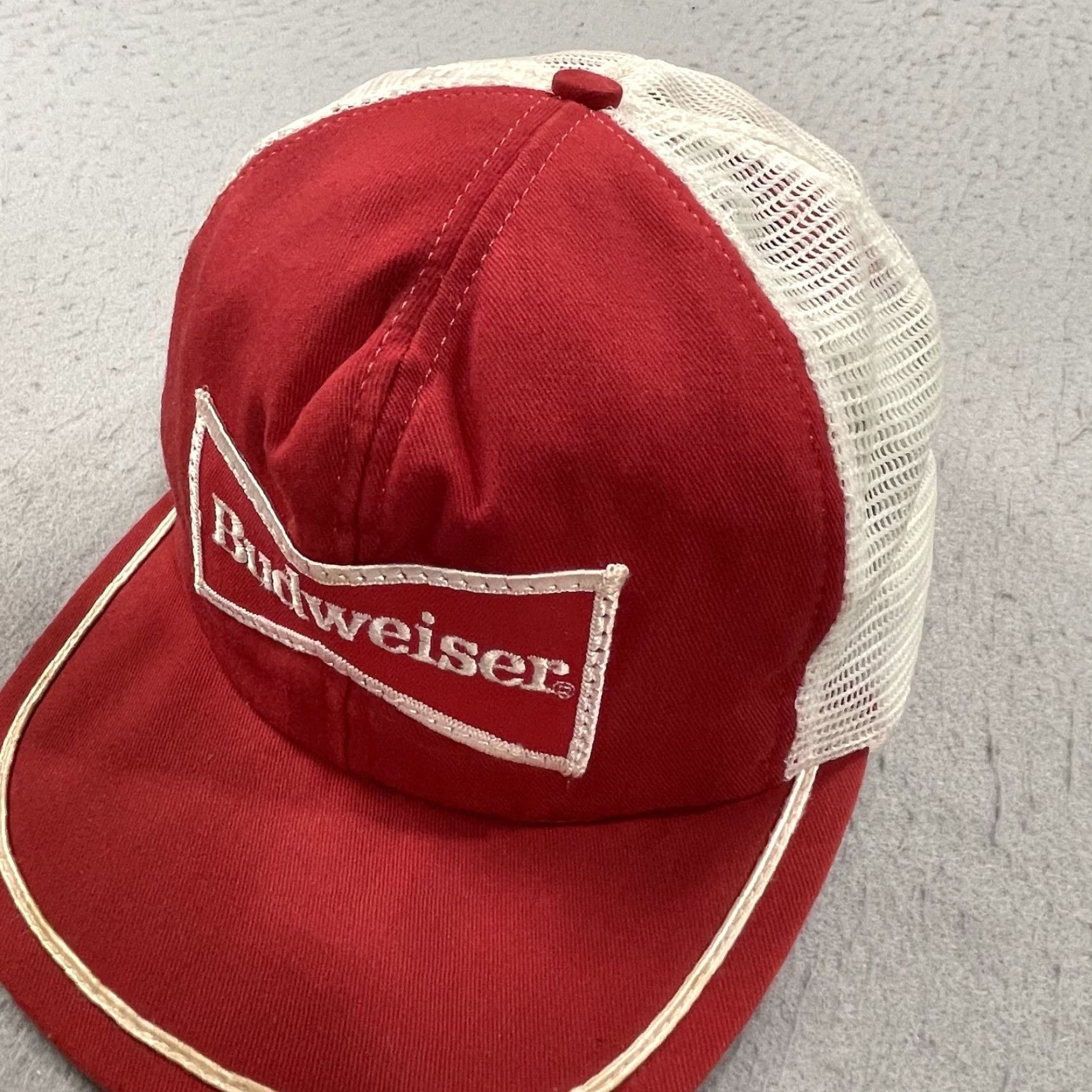 Budweiser VINTAGE Budweiser Hat Adult Red White Beer Adjustable Trucker Snapback USA 80s Men One Size Red Beer Trucker Hat Mens Vintage 80s US Adjustable Size ONE SIZE - 3 Thumbnail