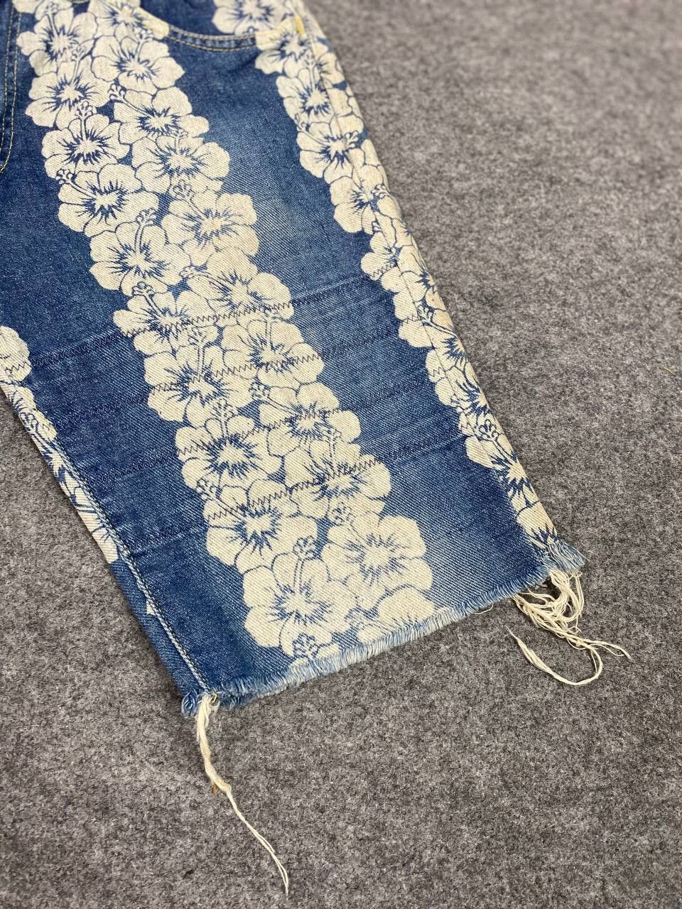 Hysteric Glamour vintage hysteric glamour floral all over print cropped denim Size US 30 / EU 46 - 8 Thumbnail