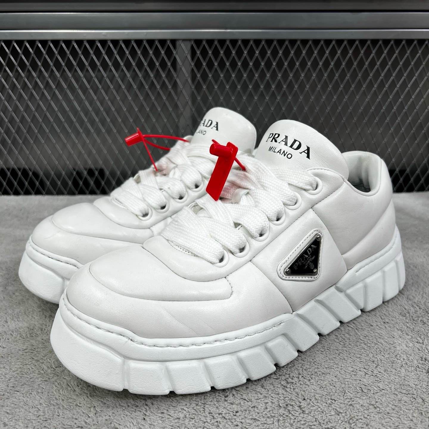 Prada Prada Leather Low-Top Sneakers US 8.5 Size US 8.5 / EU 41-42 - 1 Thumbnail